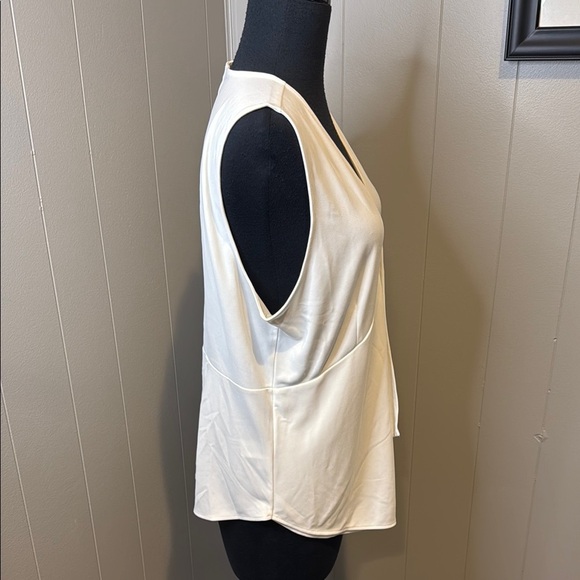 Z Ann Taylor Women’s Large Cream Asymmetrical V-Neck Tank Top - Picture 3 of 6